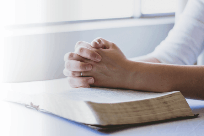 Gefaltete Hände zum Gebet